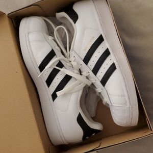 Adidas superstar size 7